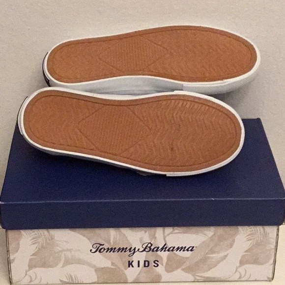 New Tommy Bahama lace up sneakers little kids. - Picture 3 of 3